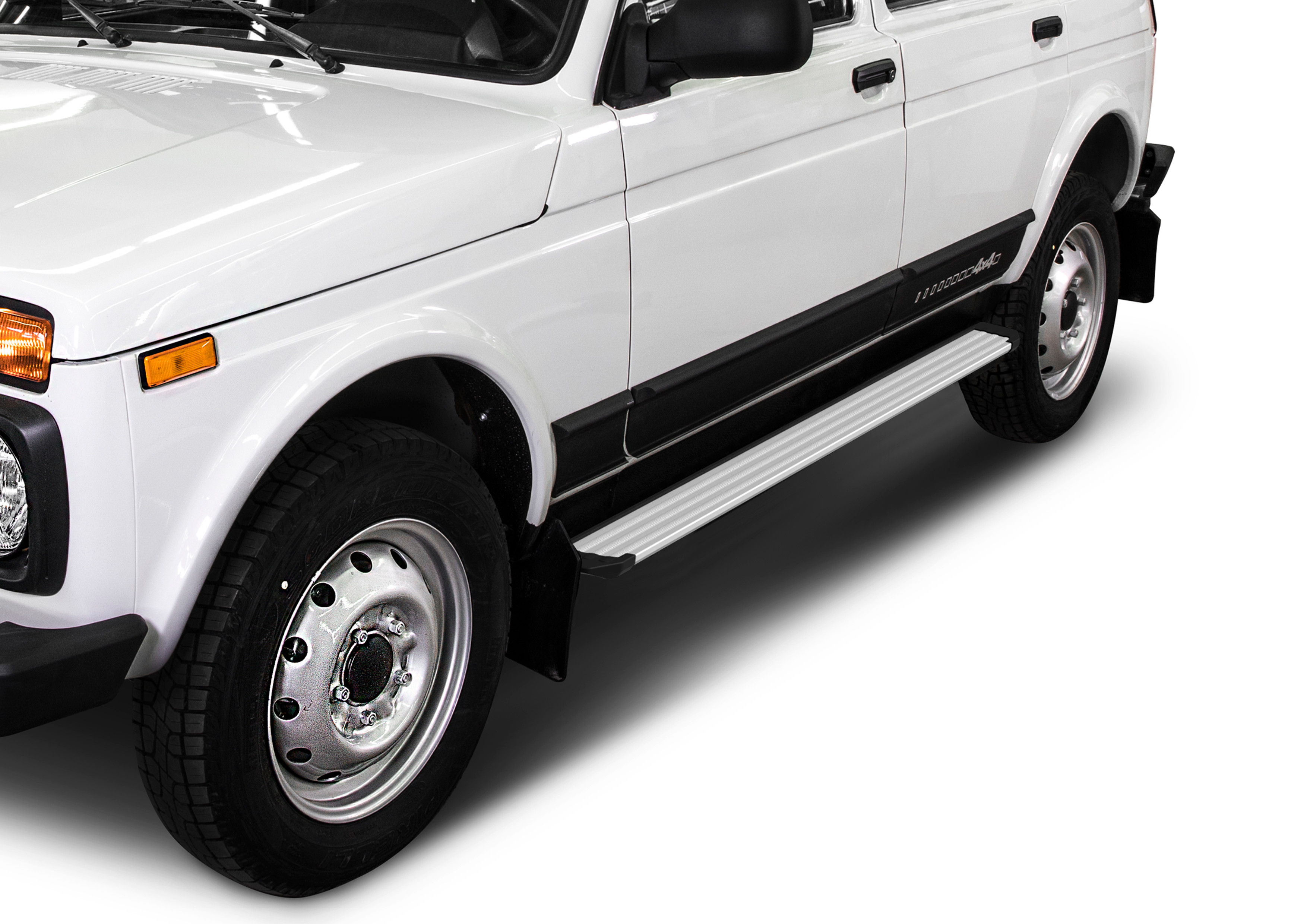 Порог-площадка "Slim Silver" для Lada Lada 4x4 Urban 5D 2016- (Rival)
